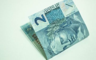 Selic em 15%: Copom mantém juros e foca em estabilidade