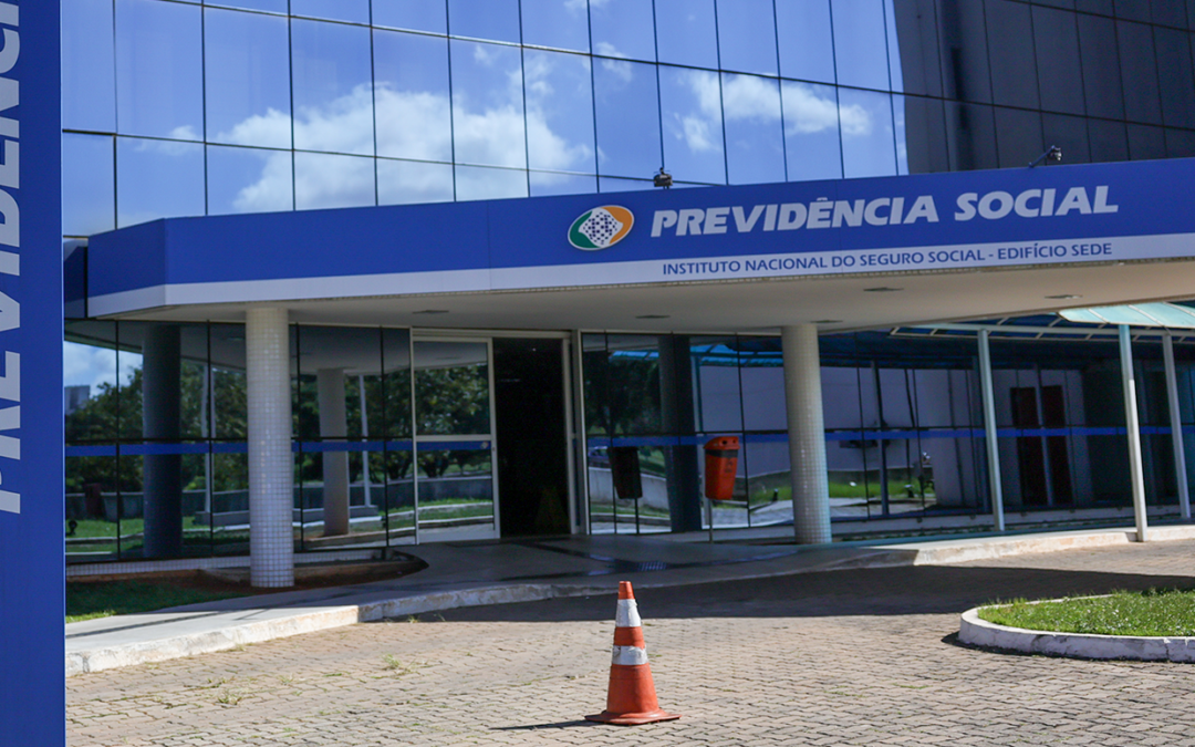 INSS suspende atendimentos até sexta (30) para atualização de sistema