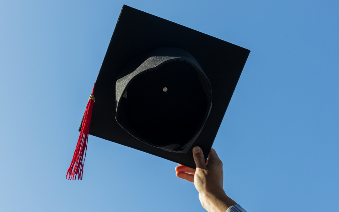 PL quer incluir proteção aos pós-graduandos no INSS