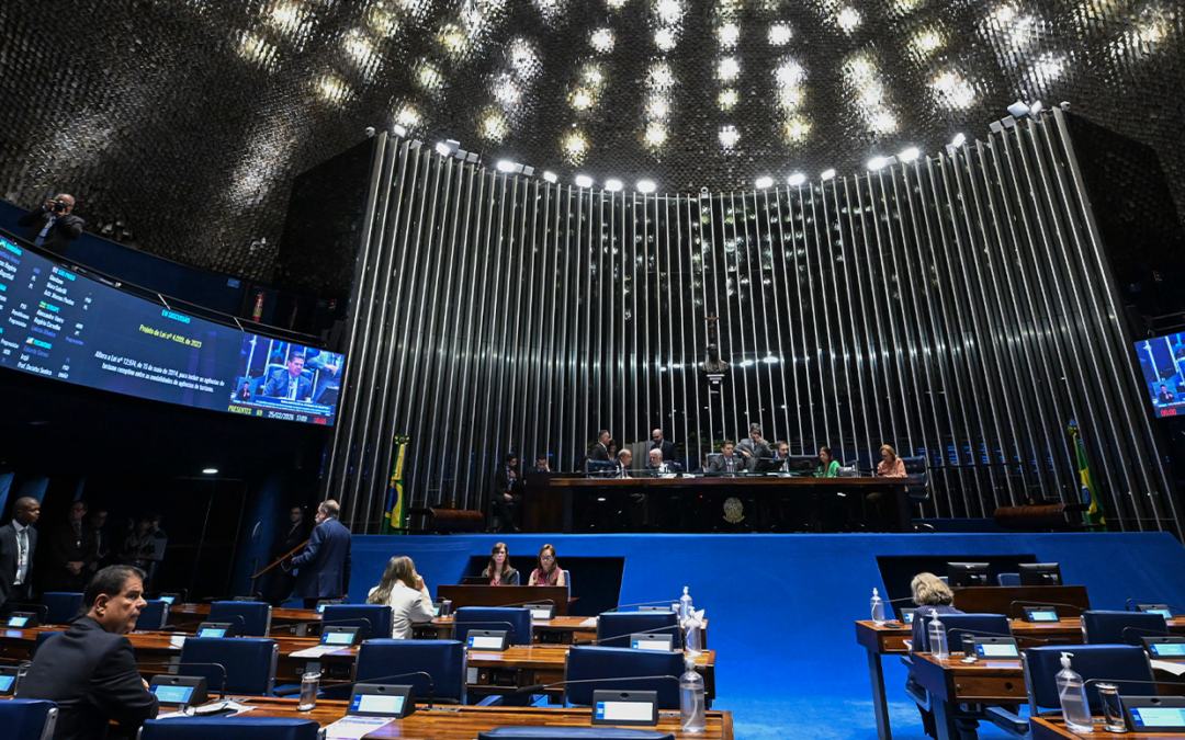 Senado adia votação do Redata