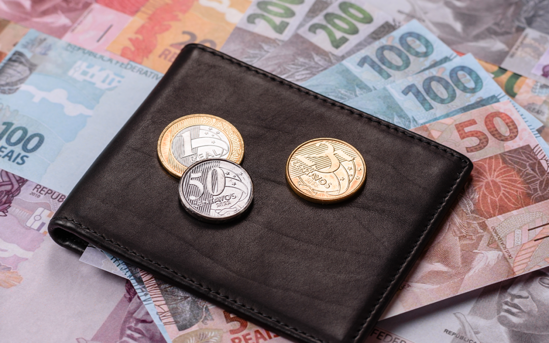 Salário complessivo: o que é, por que é proibido e quais os riscos